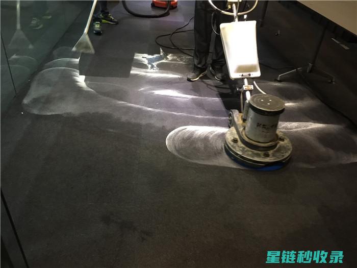 地毯污渍去除攻略：一招教你搞定多种污渍 (地毯污渍去除办法)