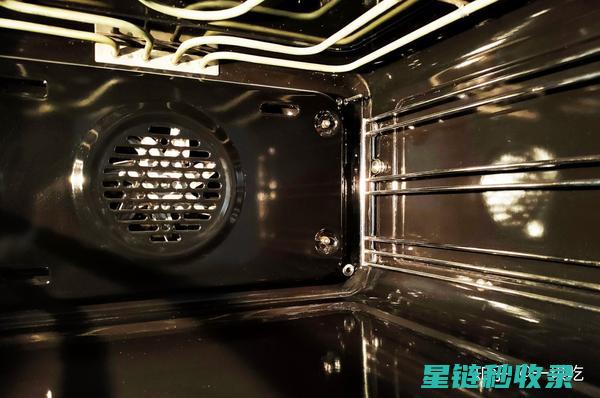烤箱内部清洁技巧：防止食物残留 (烤箱内部清洁方法)
