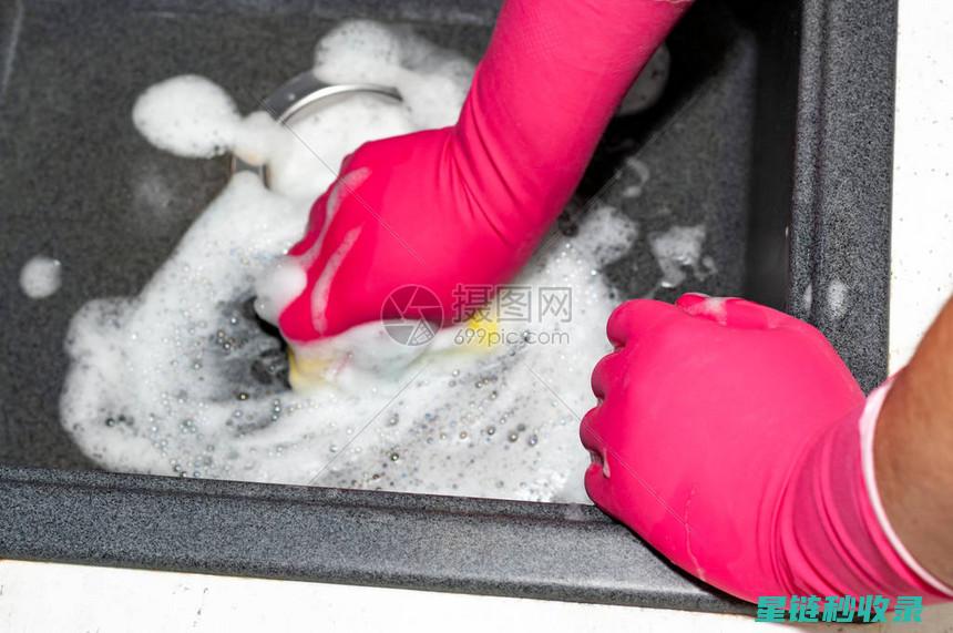 水槽清洁全解析：让你的水槽焕然一新 (水槽清洁全解视频)